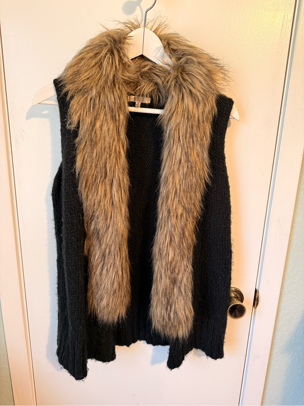 BB Dakota Black Knit Vest